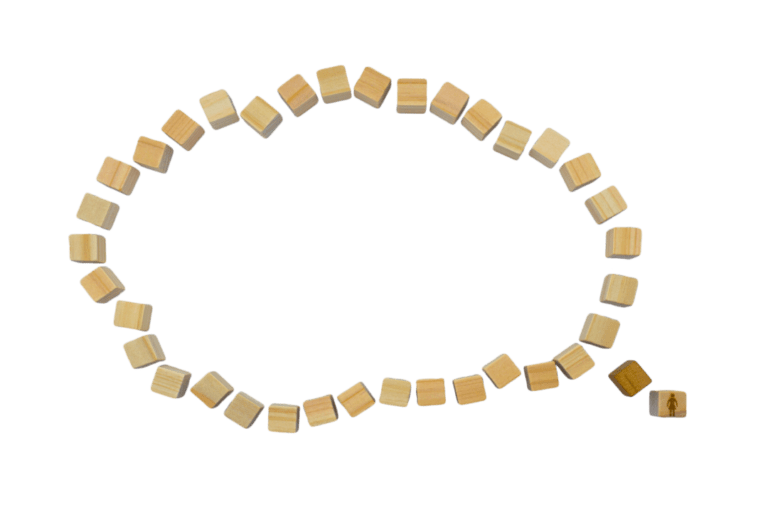 右の人から雲の吹き出しがある背景素材